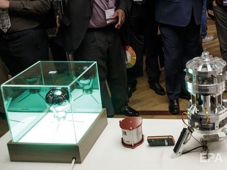 В мире утвердили новый эталон килограмма