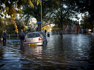 В Британии наводнение: Темза вышла из берегов