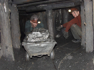 Кабмин решил наказывать за незаконную добычу угля