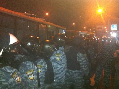 После столкновений возле суда и РУВД милиция завела пять уголовных дел на митингующих