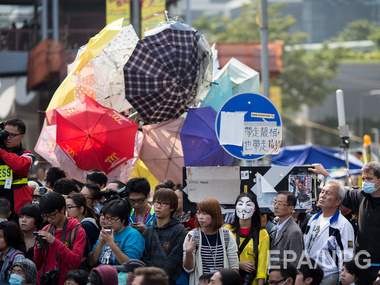 В Гонконге часть протестующих заняла здание администрации города