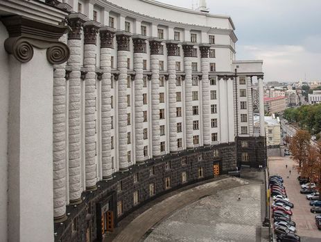 Правительство Украины рассчитывает получить 300 млн грн от снижения не облагаемой налогом стоимости посылок