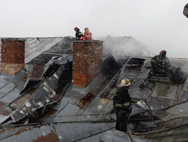 ﻿Пожежу в лікарні у Львові загасили: евакуйовано 481 людину