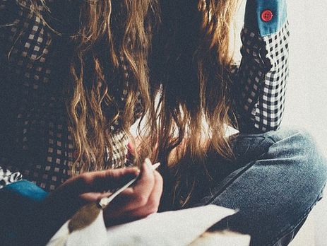 Следком РФ открыл уголовное дело по факту смерти 14-летний девочки, которая жаловалась Путину на низкую зарплату матери 