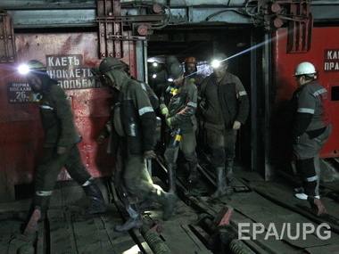Яценюк: Правительство допускает обмен угля с территории, подконтрольной "ДНР", на газ и электричество