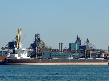 В мариупольском порту разгрузили 36 тыс. тонн угля из Австралии