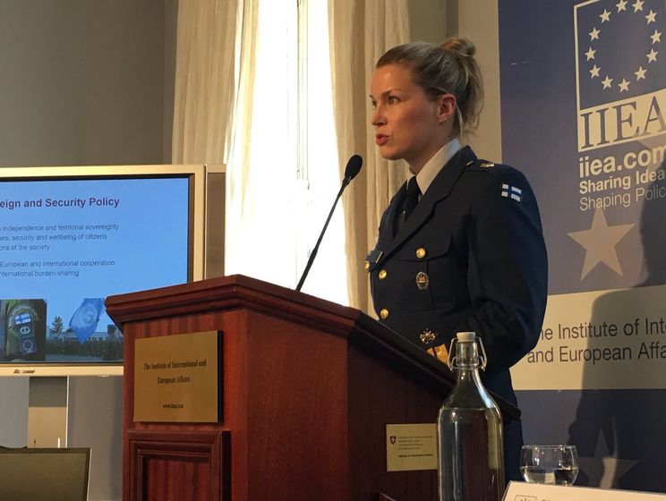 ﻿У Фінляндії керувати ескадрильєю винищувачів уперше призначили жінку – ЗМІ