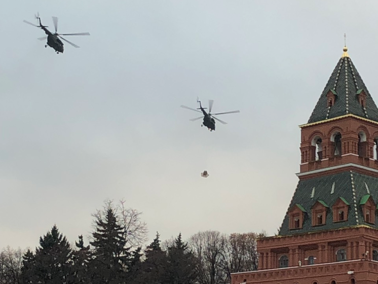 ﻿У Росії заявили, що вертольоти літали над Кремлем у межах навчань