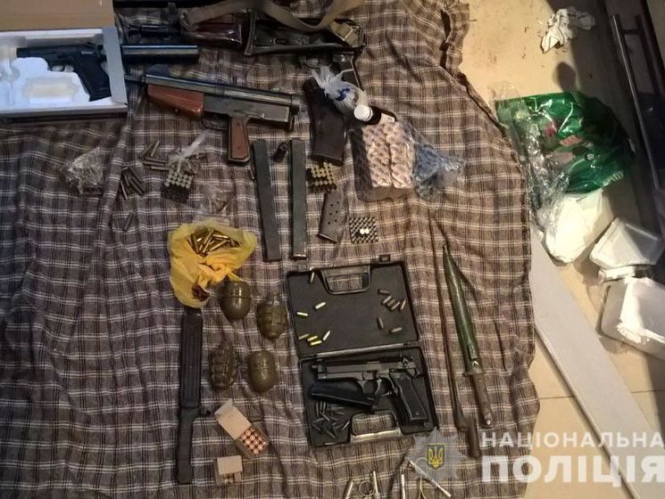 ﻿Житель Дніпропетровської області зберігав удома арсенал зброї і наркотики – поліція
