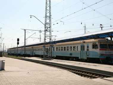 "Укрзалізниця" остановит движение поездов в зоне АТО