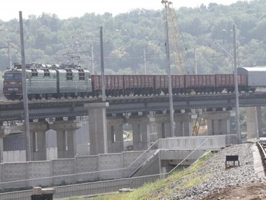 Прокуратура: Железнодорожники нанесли ущерб территории столичного ботсада при строительстве моста