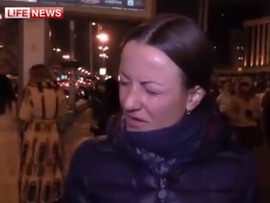 СМИ: В Киеве протестующие против концерта Ани Лорак напали на журналистку LifeNews