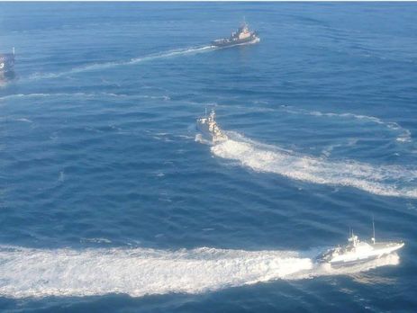 ﻿Через українські кораблі РФ скерувала у Керченську протоку бойові літаки