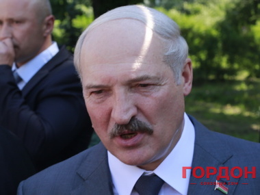 Лукашенко заявил, что не будет терпеть, если Россия начнет "щемить" Беларусь