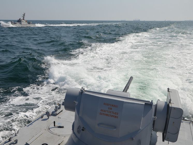 ﻿Кораблі РФ переслідують українську корабельну групу і вимагають зупинитися, погрожуючи зброєю – ВМС України