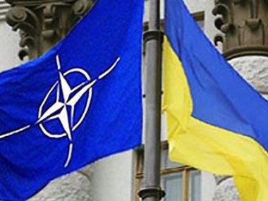 Блок Порошенко подал законопроект об отмене внеблокового статуса Украины