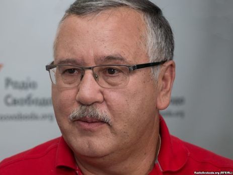 Гриценко о введении военного положения: Опять гибридность. Украина полдня будет воевать, потом полдня торговать с агрессором?