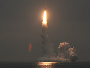 Россия запустила межконтинентальную баллистическую ракету "Булава"