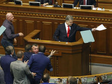 В Украине ввели военное положение, Совбез ООН обсудил конфликт в Керченском проливе. Главное за день