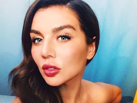 ﻿Сєдокова показала дівчат зі своєї команди з голими сідницями