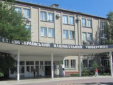 СМИ: В Луганске боевики группировки "Бэтмен" удерживают несколько десятков пленных в здании одного из университетов
