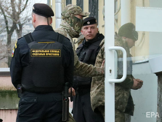 Адвокат задержанного украинского моряка: Не били, однако психологически склоняли к даче показаний