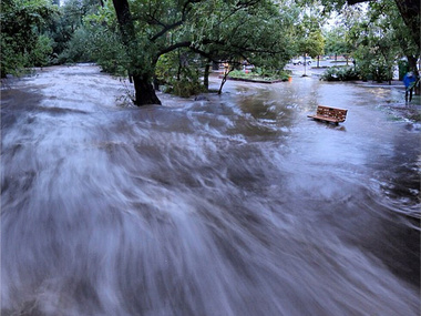 Румын оповестят о наводнениях через смс