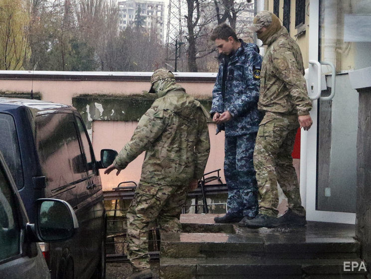 Адвокат сообщил, что захваченных украинских моряков вывезли из Крыма в Москву