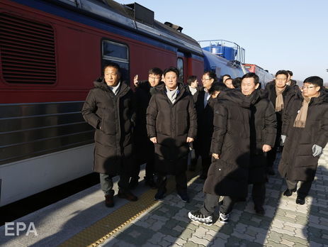 Южнокорейский поезд впервые за 10 лет пересек границу КНДР