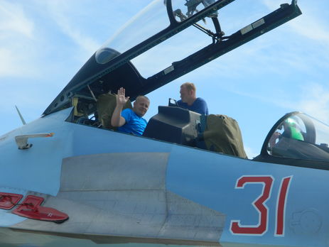 ﻿Після атаки Росії в Керченській протоці волонтери InformNapalm оприлюднили дані і компромат на російського військового льотчика