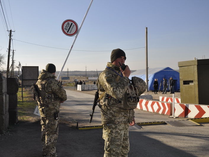 ﻿Виїзд для іноземців та осіб без громадянства на тимчасово окуповані території Донбасу обмежено – штаб операції Об'єднаних сил