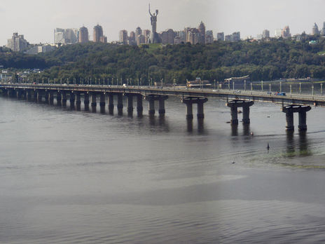 Патон о мосте Патона в Киеве: Конструкция уже давно работает с существенным превышением норм нагрузки