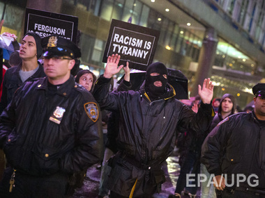 В Нью-Йорке арестовали 20 участников протеста против полицейского произвола