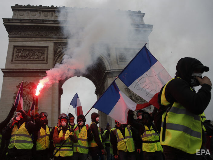 Кількість жертв протестів у Франції зросла до трьох