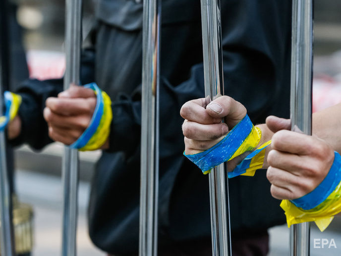Семьи 17 политзаключенных украинцев получили по 100 тыс. грн – Министерство по вопросам временно оккупированных территорий