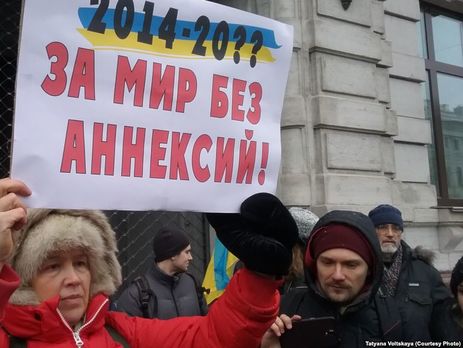 В Санкт-Петербурге прошли пикеты против российской агрессии в Украине