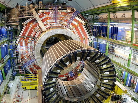 Большой адронный коллайдер остановили на два года