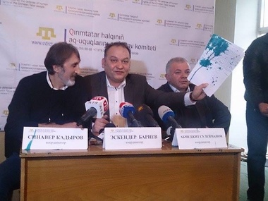 СМИ: Членов Меджлиса на пресс-конференции облил зеленкой пророссийски настроенный татарин
