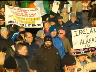 Больше 30 тыс. ирландцев собрались в Дублине на акцию против повышения цен на воду