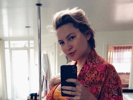 Гадсон показала голий живіт після пологів