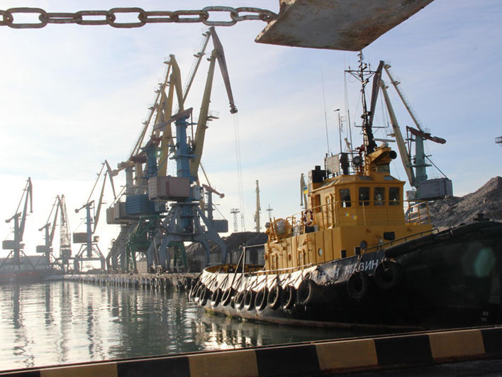 ﻿Протягом п'яти років порти Бердянськ і Маріуполь майже вдвічі скоротили обсяги перевалки вантажів – Адміністрація морпортів України