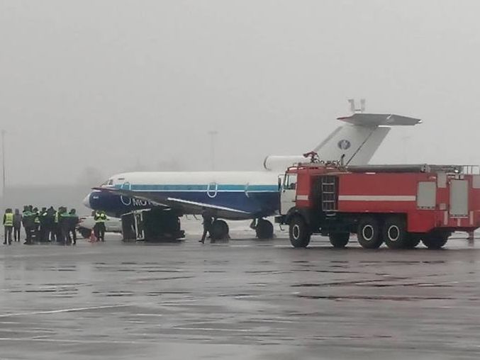 ﻿В аеропорту Київ пасажирський літак зіткнувся з автомобілем-генератором
