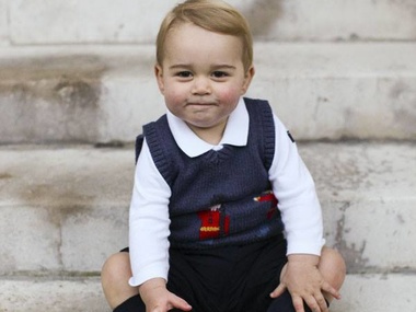 Британская королевская семья обнародовала официальные снимки принца Джорджа