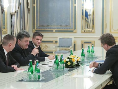 Порошенко обсудил вопросы сотрудничества с представителями руководства МВФ 