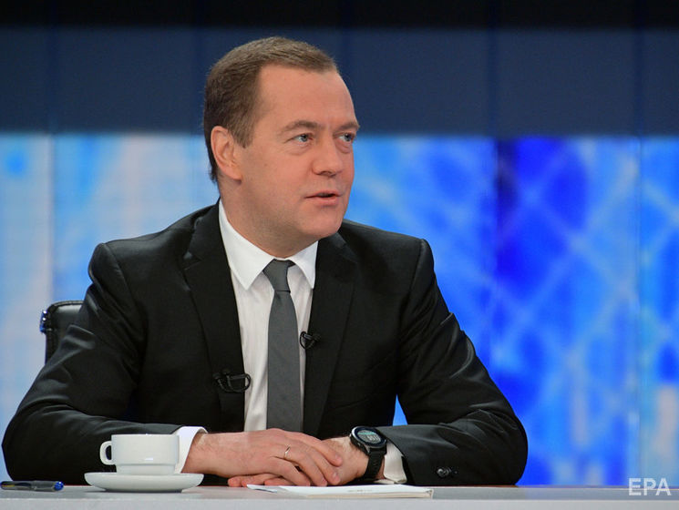 Медведев заявил, что России "самим небом предназначено кормить всю планету"