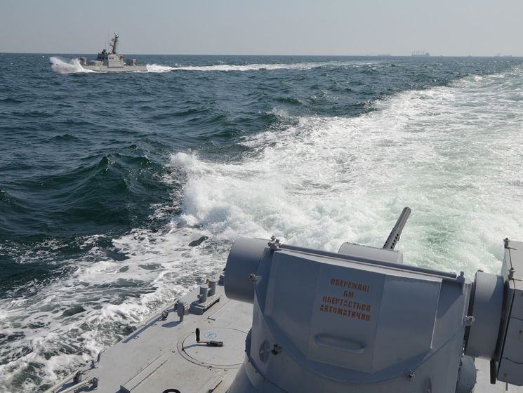 ﻿У прикордонній службі РФ заявили, що українські кораблі могли загрожувати Кримському мосту