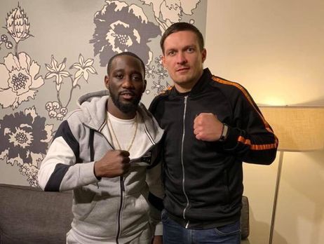 ﻿Усик зіграв у шахи з володарем пояса WBO Кроуфордом