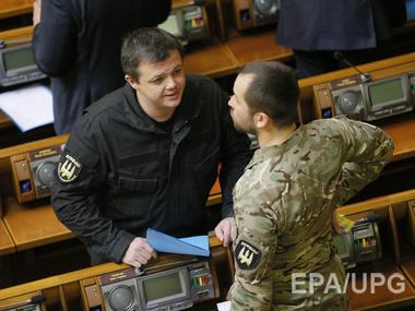 Семенченко: Машины фонда Рината Ахметова отправились в Донецк под охраной бывших беркутовцев