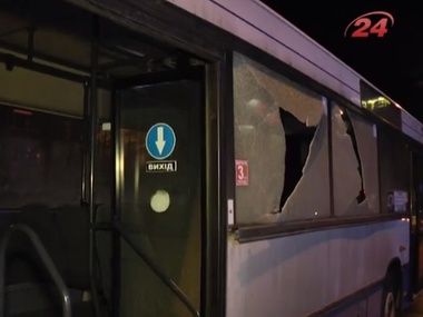 Во Львове обстреляли пассажирский автобус, пострадавших нет