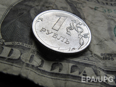 Due to the shortage of dollars and euro in the Russian exchange offices, there is an unexpected demand for hryvnia